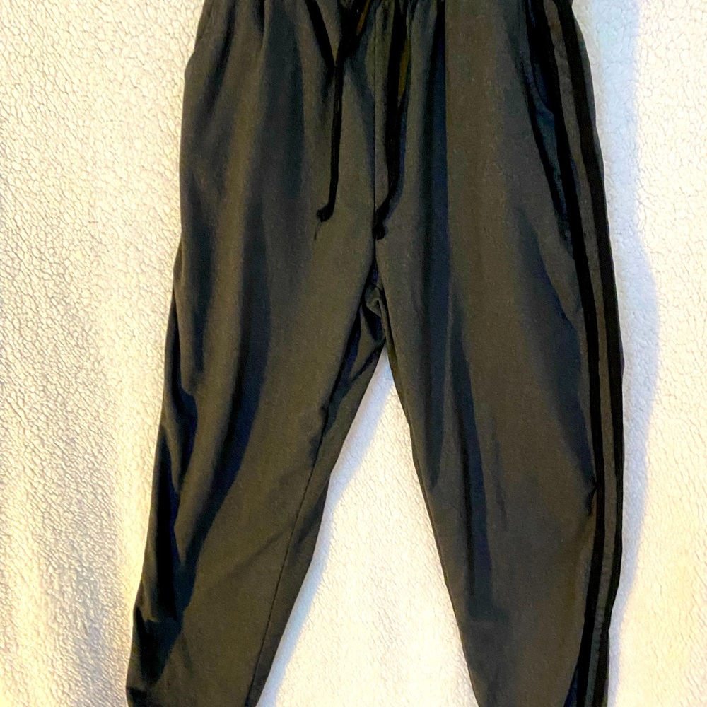 Boys medium soft sweatpants.